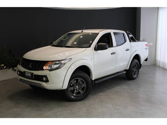 MITSUBISHI L200 TRITON 2.4 16V TURBO DIESEL GL CD 4X4 MANUAL